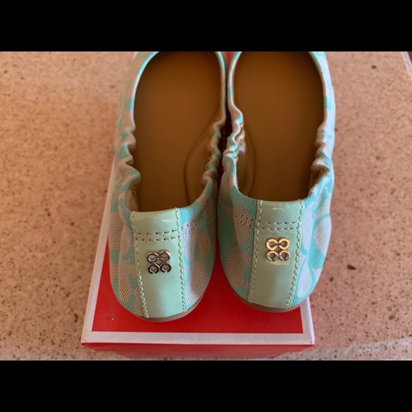 Women’s Coach Signature Flats size 6.5 - Picture 2 of 4